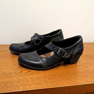 NWOT black leather Mary Jane shoes